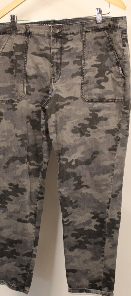 Ava & Viv Jegging Pants Camouflage Camo